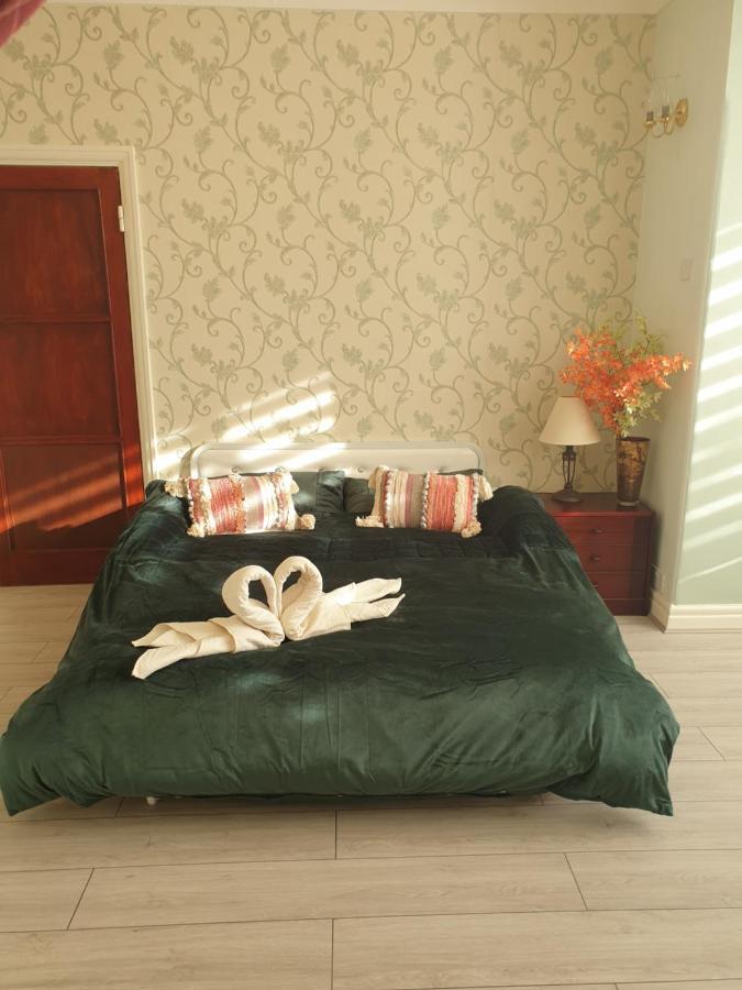 Beautiful Double En-Suite Room, Separate Entrance, Ilford, Central Line Gants Hill, Free Parking 外观 照片