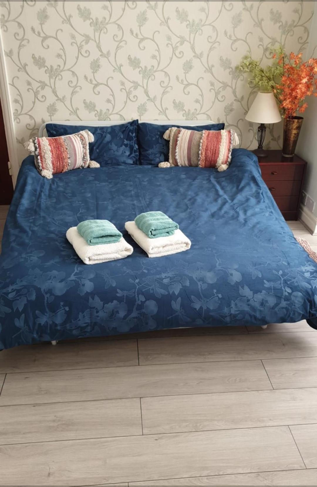 Beautiful Double En-Suite Room, Separate Entrance, Ilford, Central Line Gants Hill, Free Parking 外观 照片